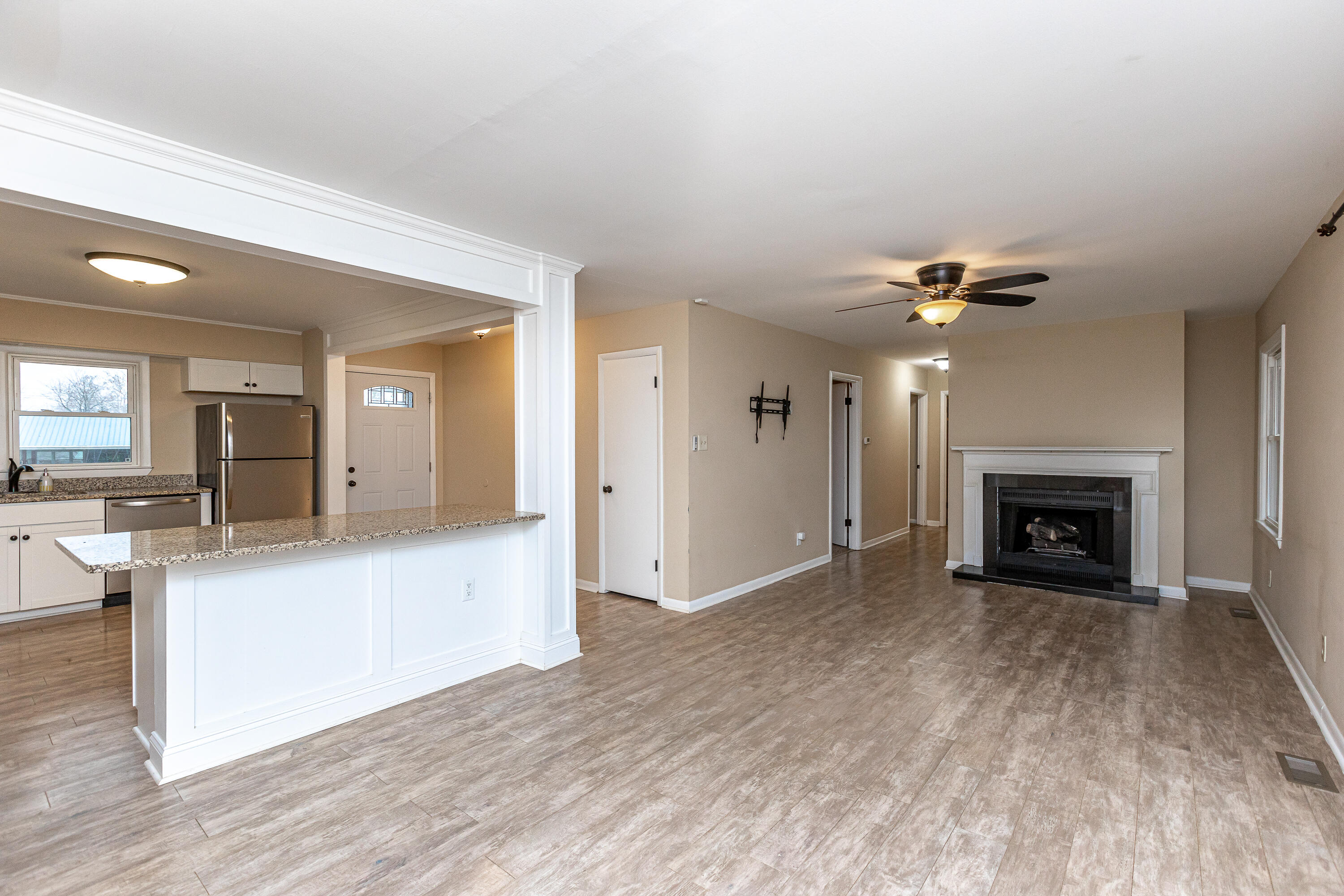 1611 Raleigh Road Lexington, KY 40505 - Photo 7 of 29 1-11