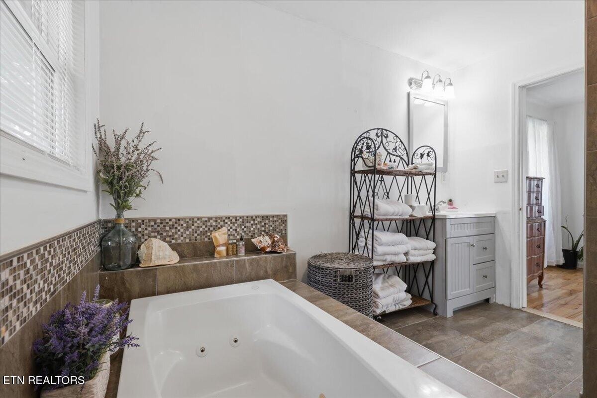 1689 Vaughn Road Lenoir City, TN 37772 - Photo 25 of 46 Gallery Image 25