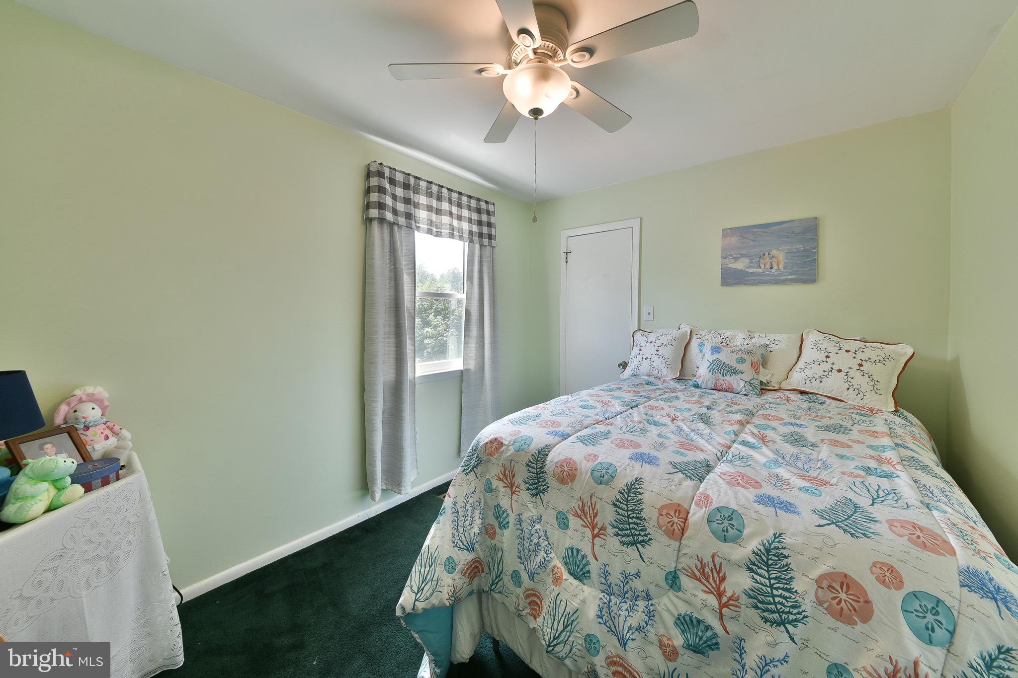 17 Ruhl Drive Perkasie, PA 18944 - Photo 24 of 41 a bedroom with a bed and a window