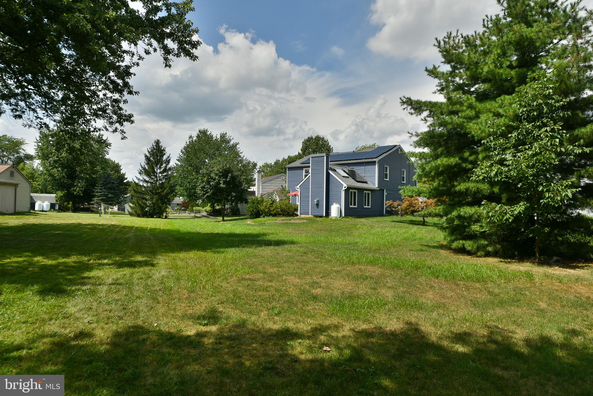17 Ruhl Drive Perkasie, PA 18944 - Photo 40 of 41 a view of house with garden