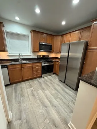 $1,795 | 2003 West Fargo Avenue, Unit 2, Chicago, IL 60645