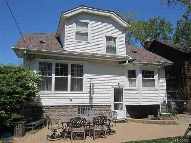15600 Charles R Avenue Eastpointe, MI 48021 - Photo 3 of 20 1 31104608-2.jpg