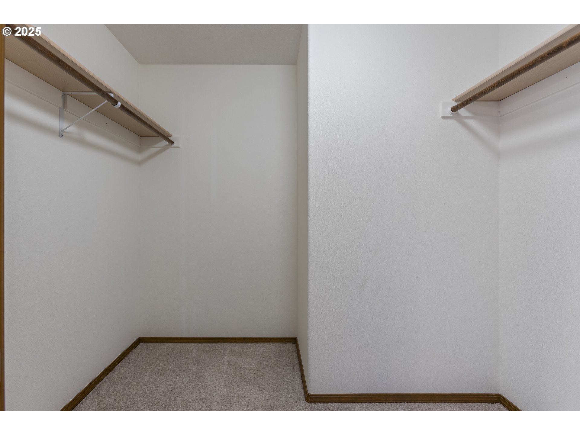 21805 Boones Ferry Road Northeast Aurora, OR 97002 - Photo 35 of 48