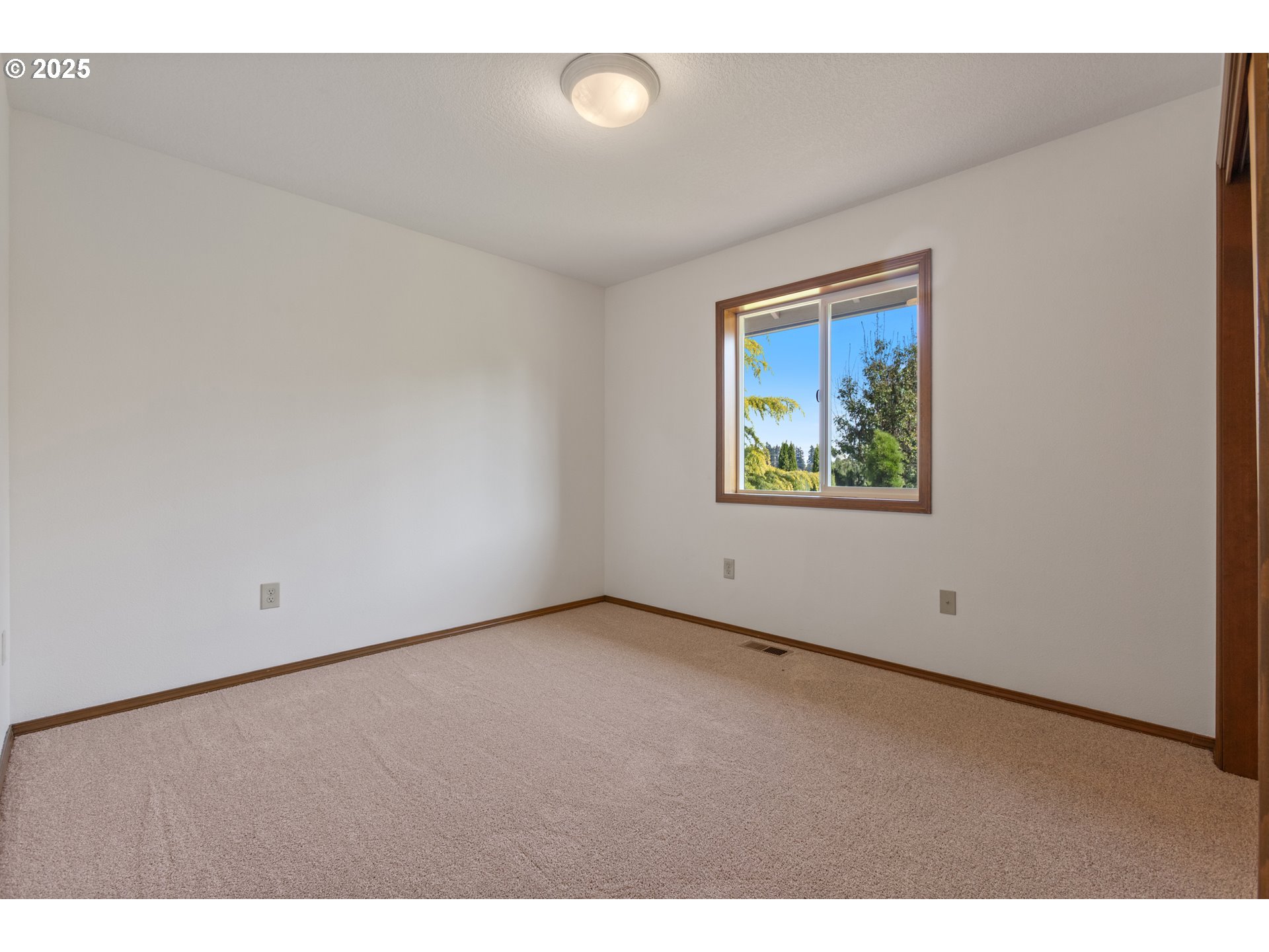 21805 Boones Ferry Road Northeast Aurora, OR 97002 - Photo 38 of 48