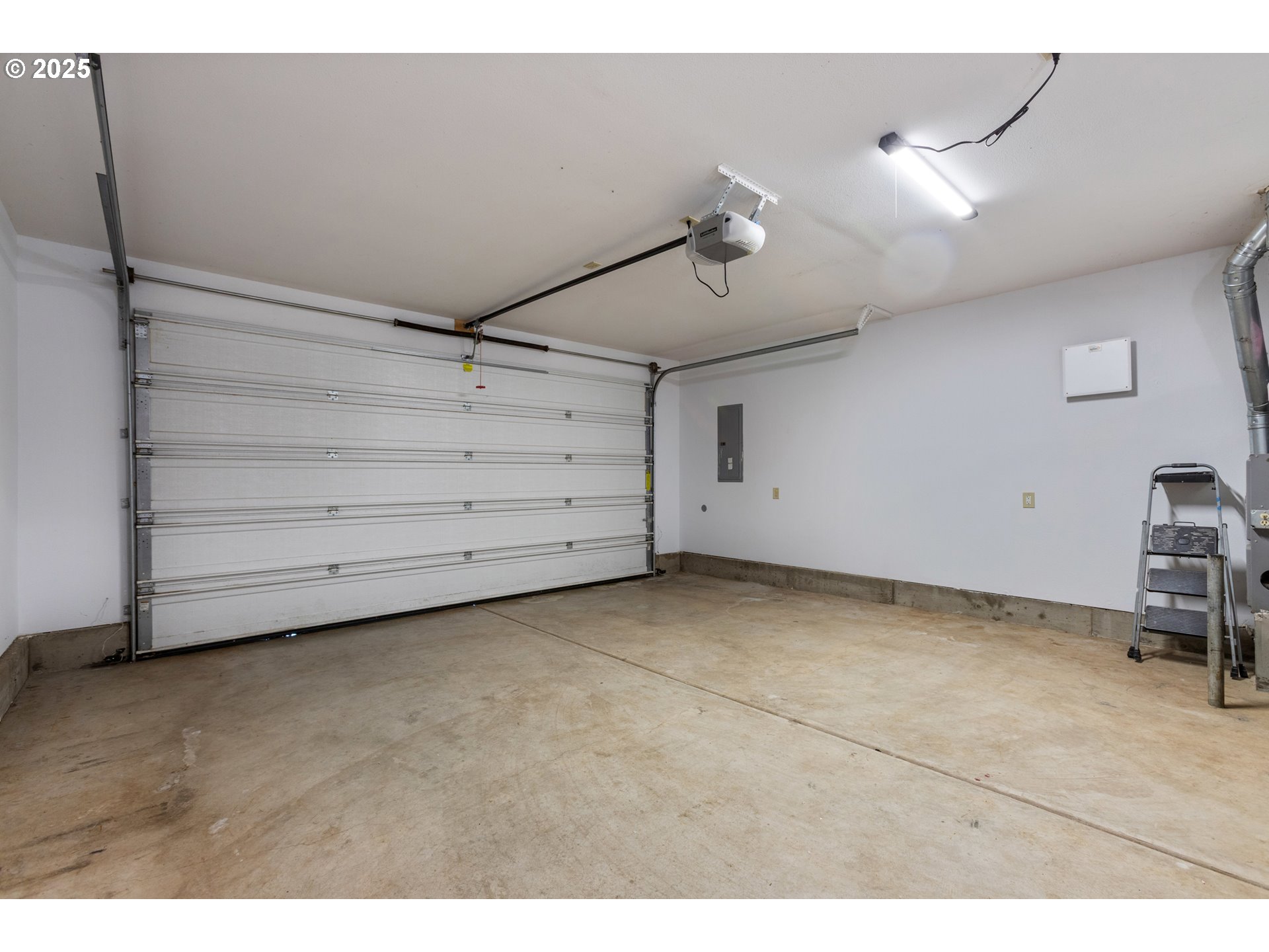 21805 Boones Ferry Road Northeast Aurora, OR 97002 - Photo 40 of 48