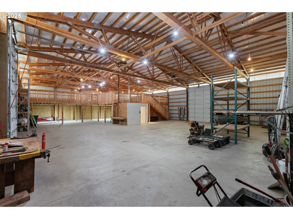 $1,495,000 | 21805 Boones Ferry Road Northeast, Aurora, OR 97002