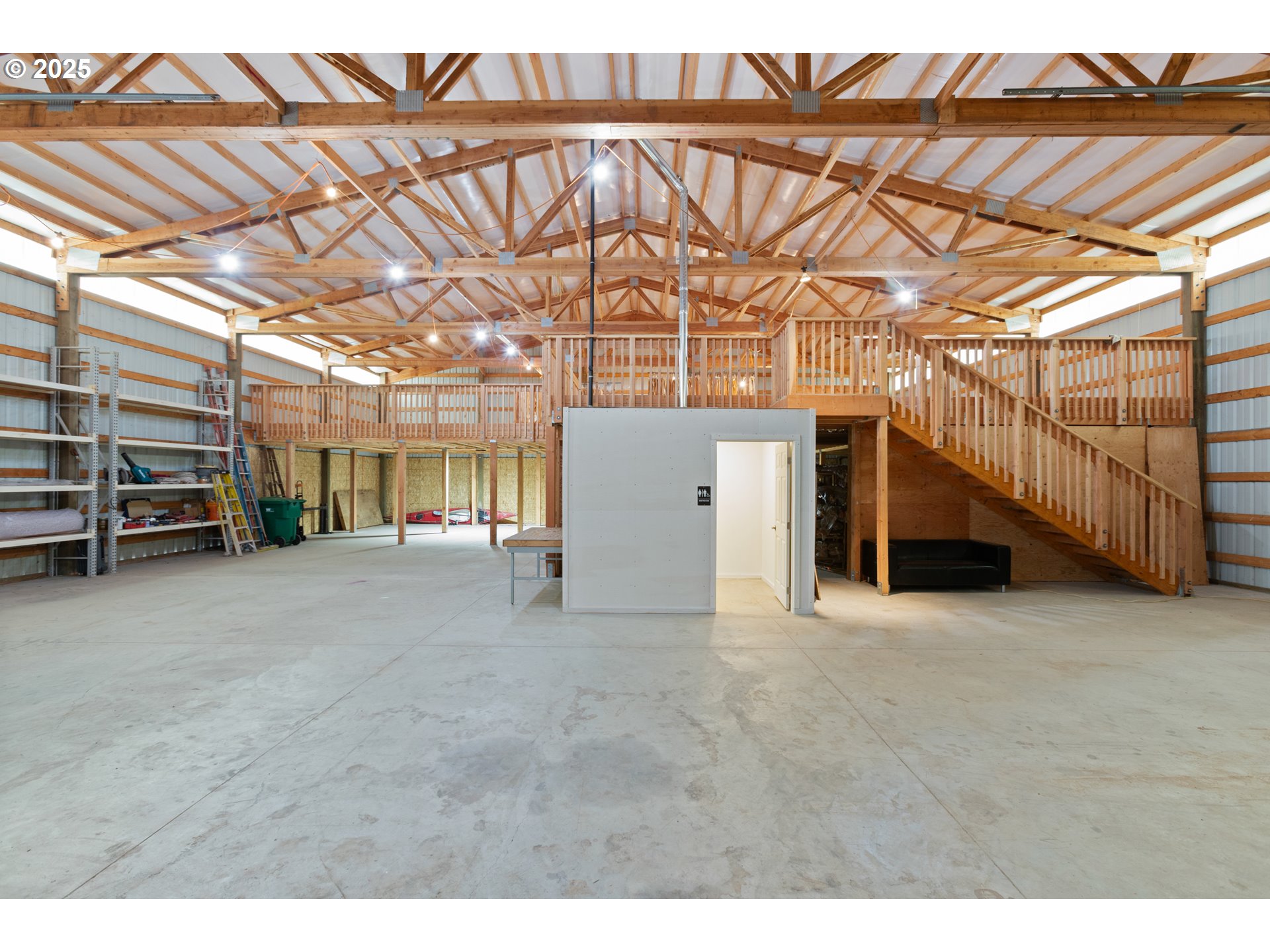 21805 Boones Ferry Road Northeast Aurora, OR 97002 - Photo 9 of 48