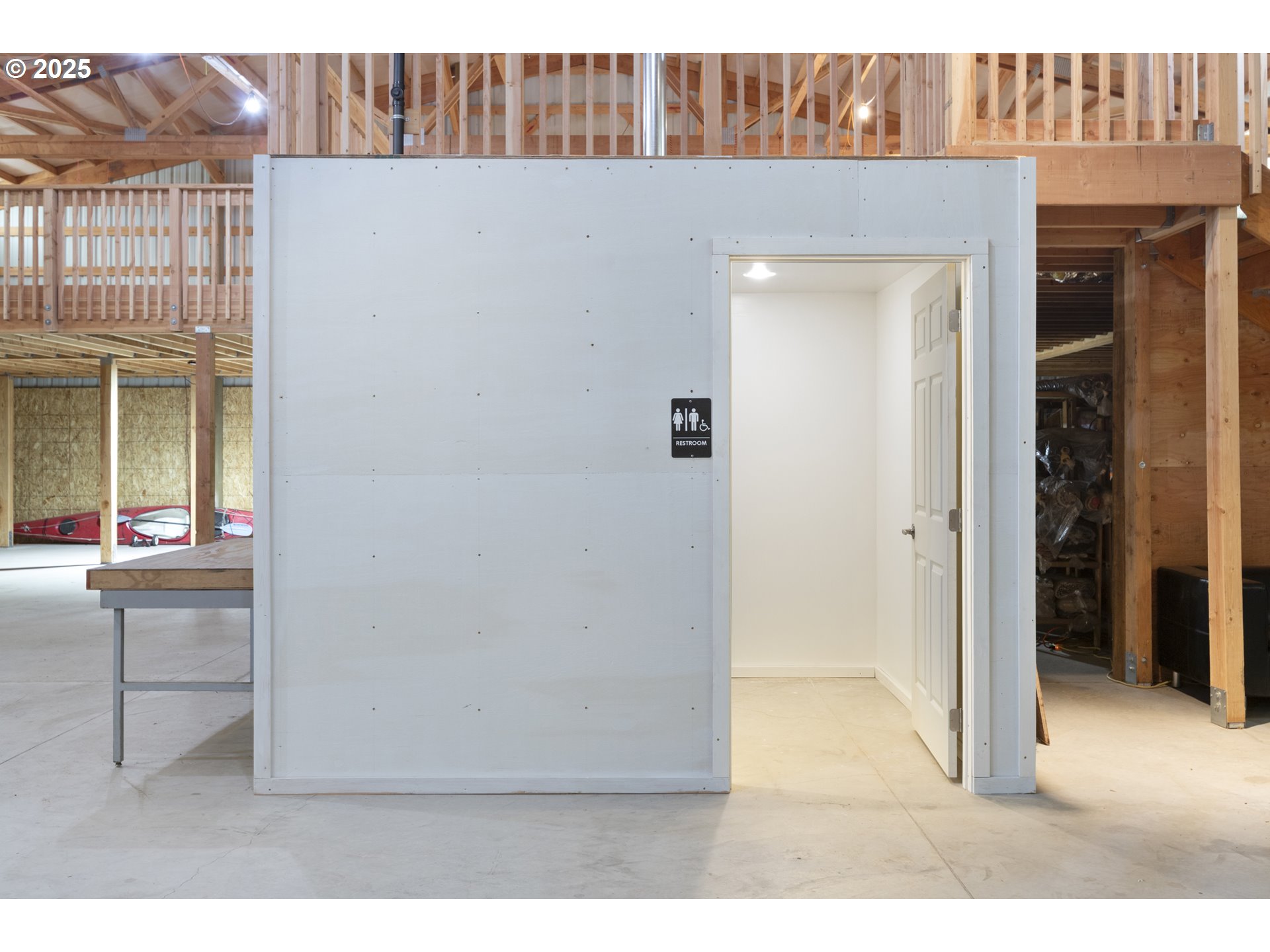 21805 Boones Ferry Road Northeast Aurora, OR 97002 - Photo 10 of 48