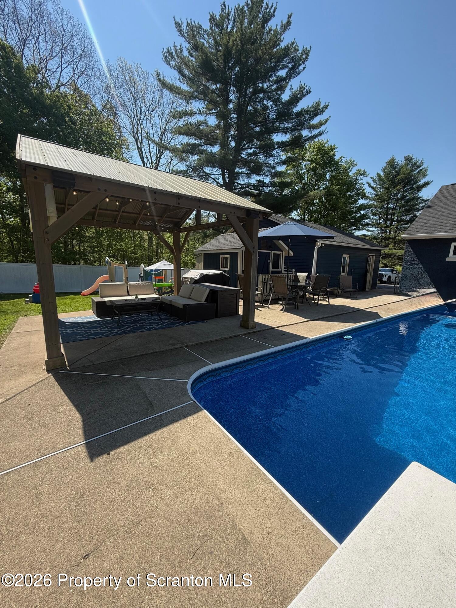 371 Lehman-Outlet Road Dallas, PA 18612 - Photo 10 of 41 IMG_3173