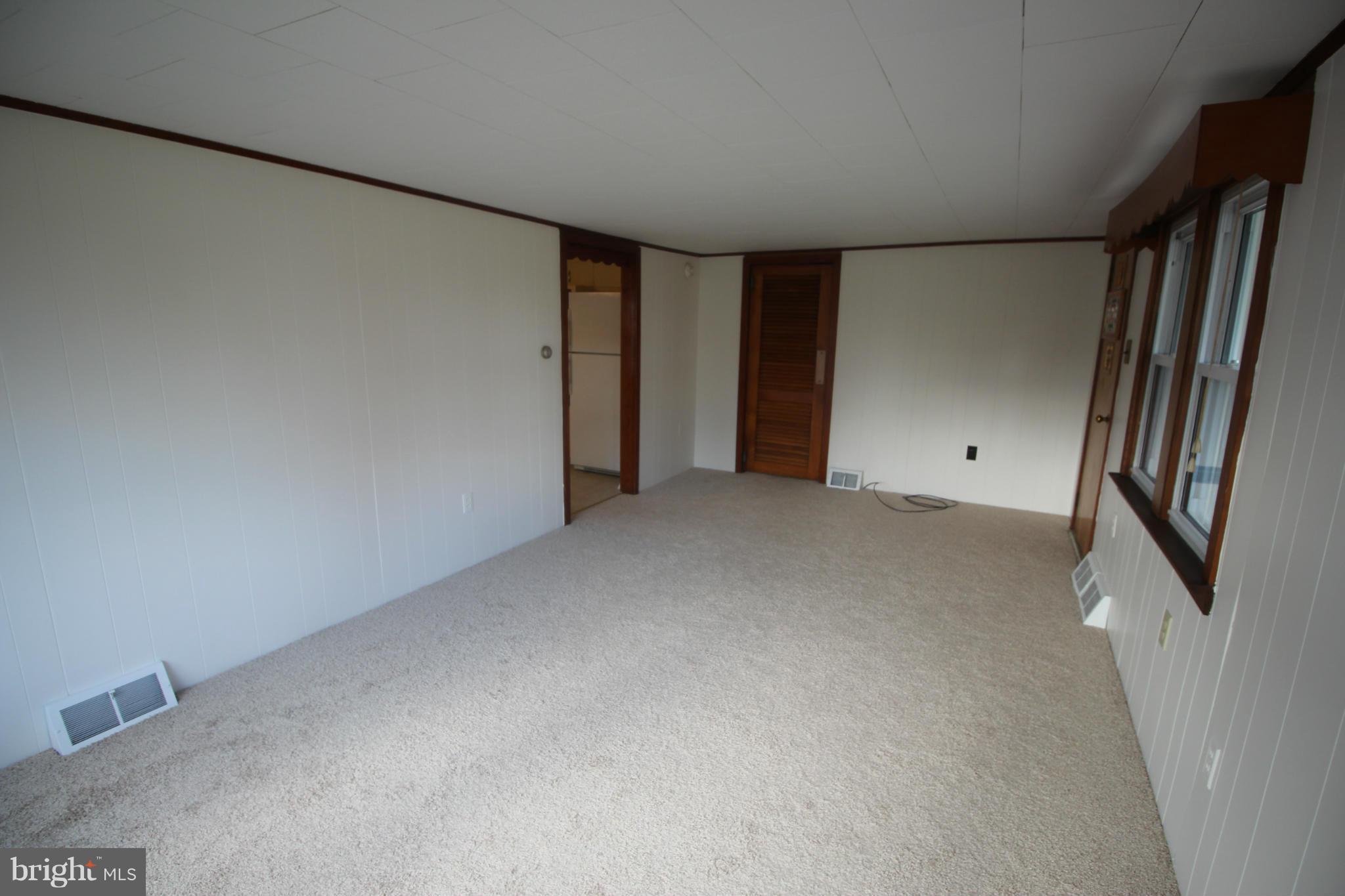 14602 Roddy Road Thurmont, MD 21788 - Photo 10 of 22 Living Room