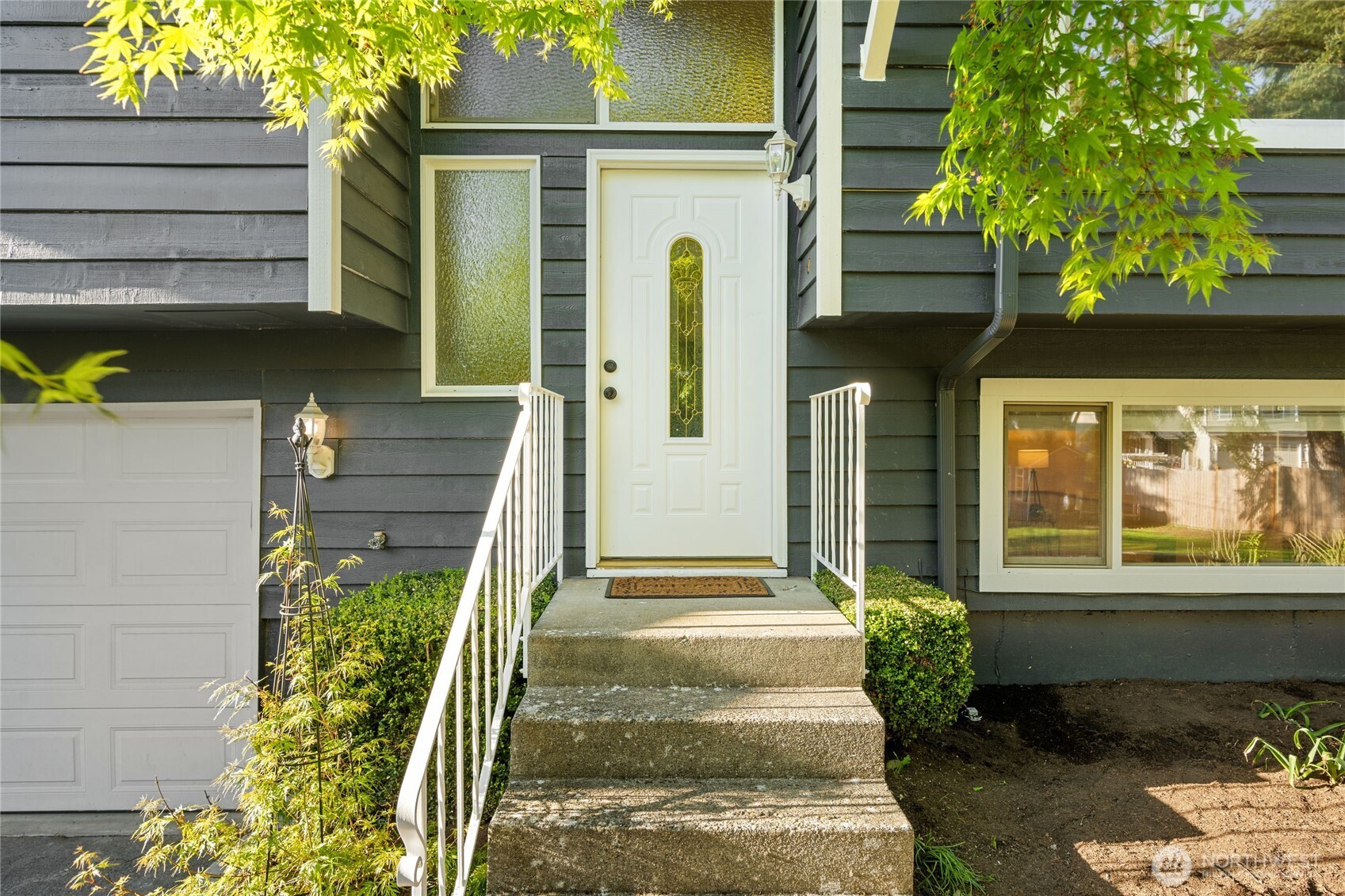 811 Grimes Road Bothell, WA 98012 - Photo 2 of 40