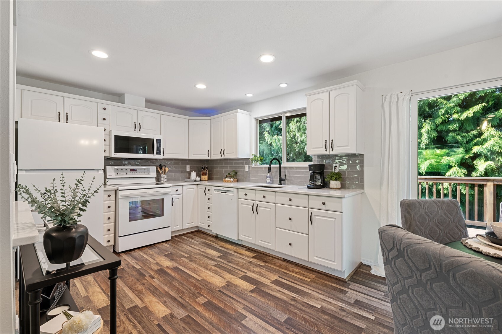 811 Grimes Road Bothell, WA 98012 - Photo 8 of 40