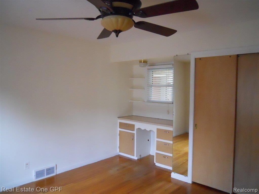 163 Ridgemont Road Grosse Pointe, MI 48236 - Photo 18 of 25 DSCN1524.JPG