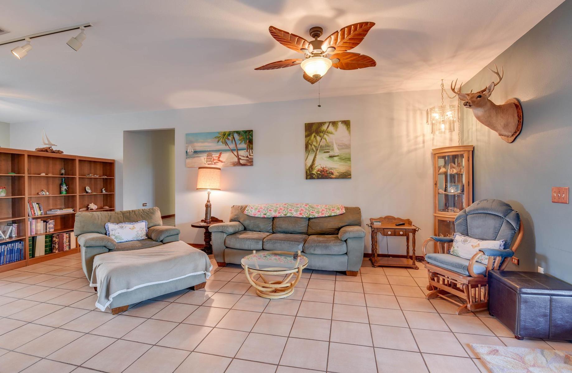 29430 Chickasaw Street Big Pine Key, FL 33043 - Photo 9 of 33 a living room with furniture