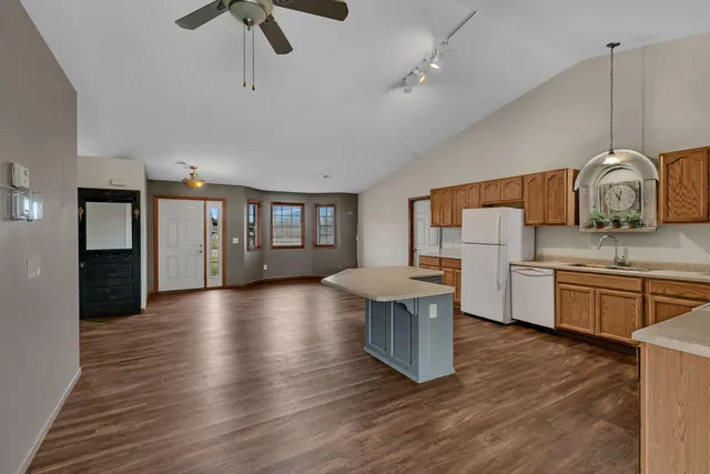 $349,900 | 724 4th Street Northwest, Richmond, MN 56368