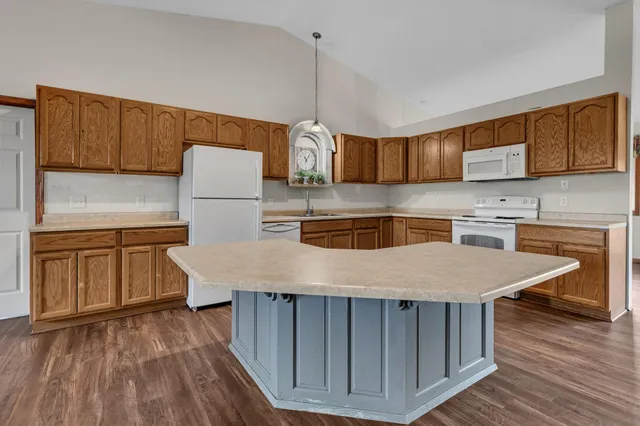 $349,900 | 724 4th Street Northwest, Richmond, MN 56368