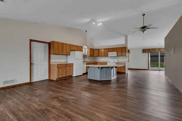 $349,900 | 724 4th Street Northwest, Richmond, MN 56368