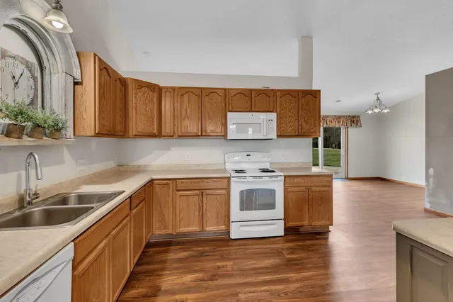 $349,900 | 724 4th Street Northwest, Richmond, MN 56368