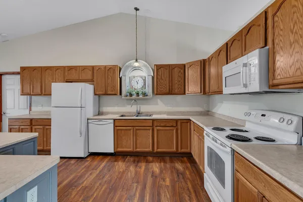 $349,900 | 724 4th Street Northwest, Richmond, MN 56368