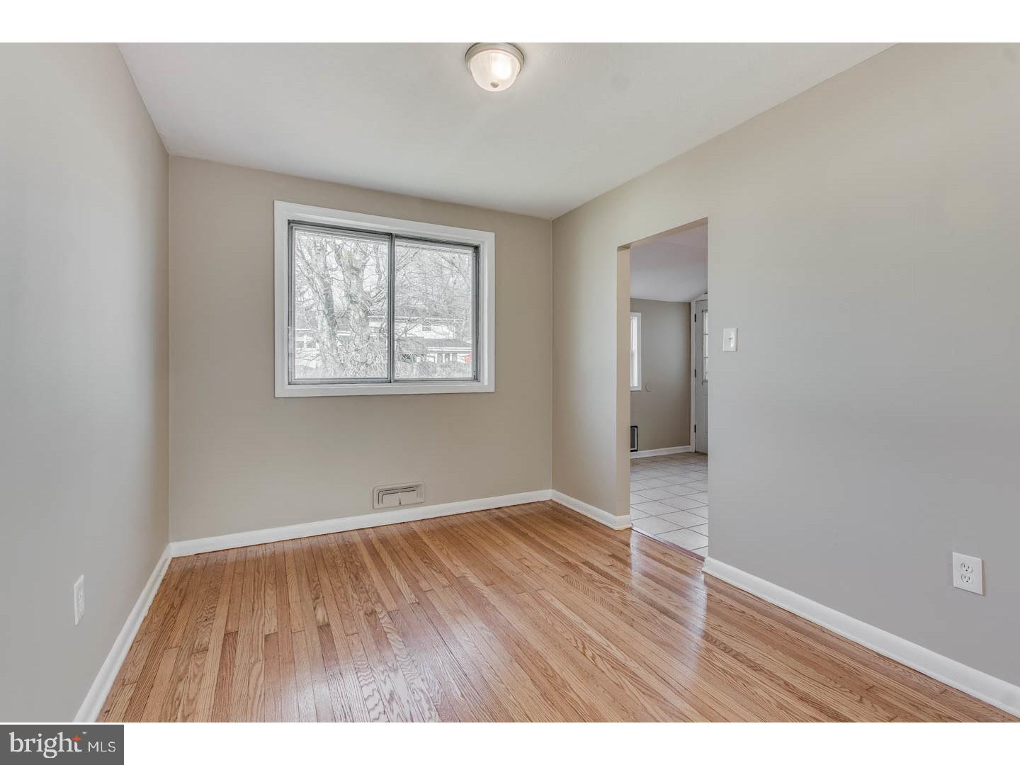 162 Parkview Road Stratford, NJ 08084 - Photo 7 of 25 Dining Room