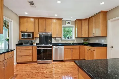 $398,700 | 33 Tennyson Place, New Orleans, LA 70131