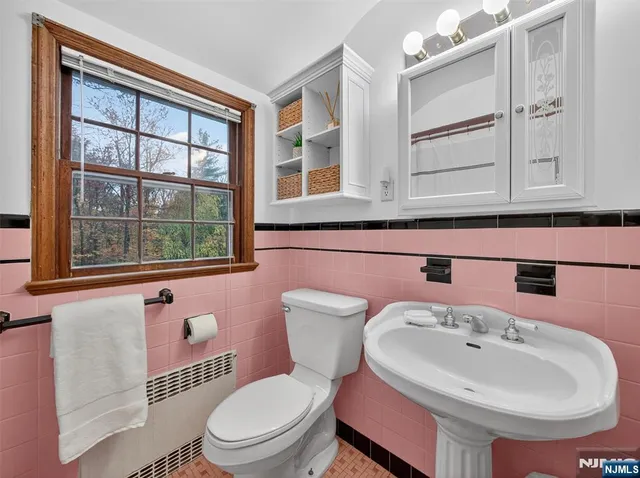 $759,900 | 175 North Island Avenue, Ramsey, NJ 07446