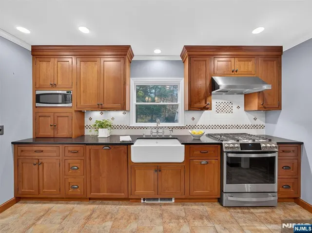 $759,900 | 175 North Island Avenue, Ramsey, NJ 07446