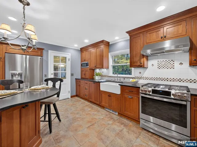 $759,900 | 175 North Island Avenue, Ramsey, NJ 07446