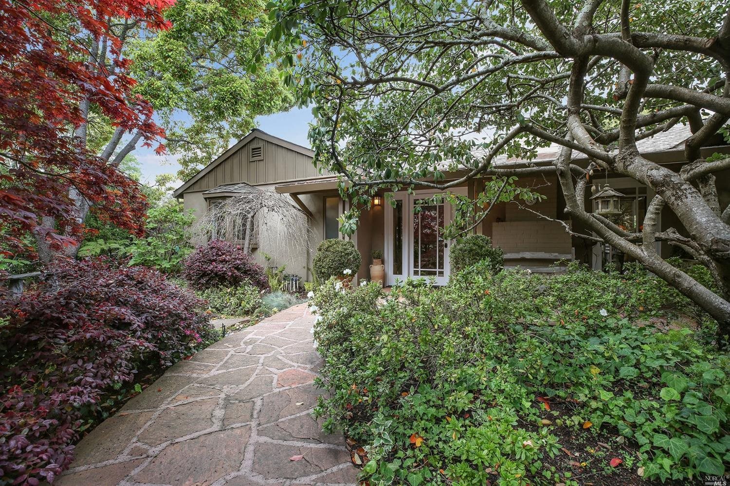 29 Apollo Road Tiburon, CA 94920 - Photo 1 of 1 a backyard of a house with lots of green space