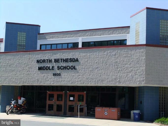 6411 Earlham Drive Bethesda, MD 20817 - Photo 12 of 16 a view of a brick wall