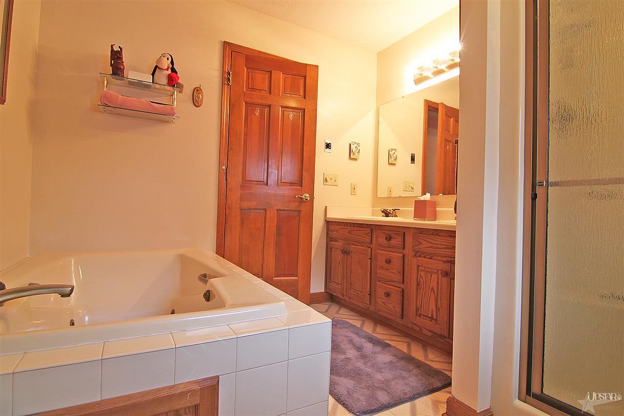 5932 Spring Pond Road Fort Wayne, IN 46845 - Photo 15 of 26