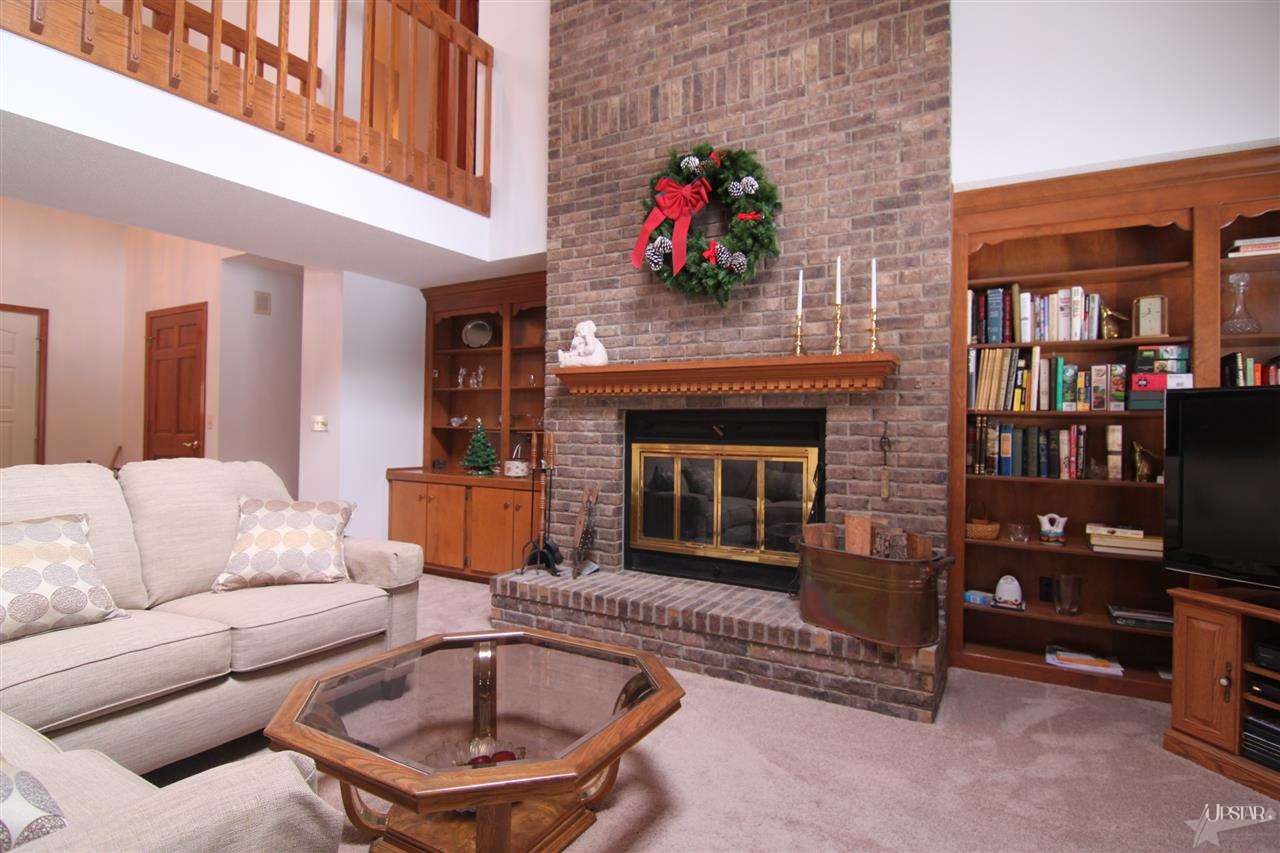 5932 Spring Pond Road Fort Wayne, IN 46845 - Photo 3 of 26