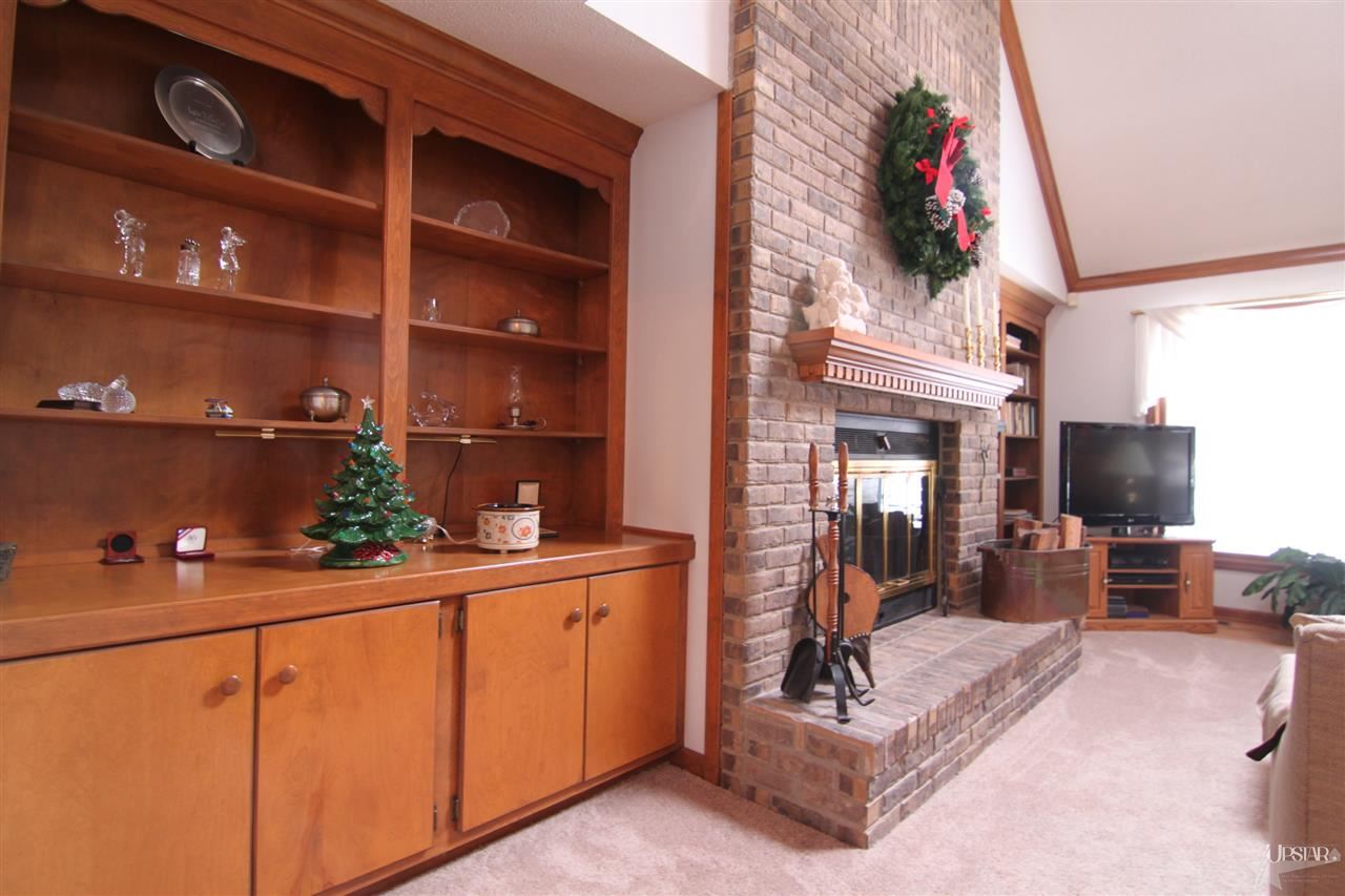 5932 Spring Pond Road Fort Wayne, IN 46845 - Photo 4 of 26