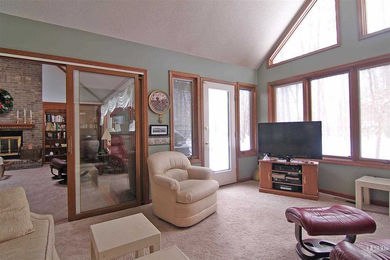 5932 Spring Pond Road Fort Wayne, IN 46845 - Photo 8 of 26