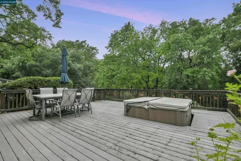 $1,679,000 | 975 Calle Verde, Martinez, CA 94553