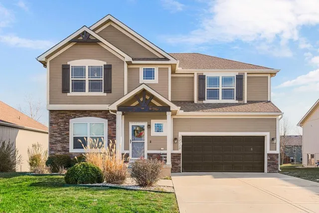 $435,000 | 10115 North McKinley Avenue, Kansas City, MO 64157