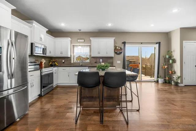 $435,000 | 10115 North McKinley Avenue, Kansas City, MO 64157