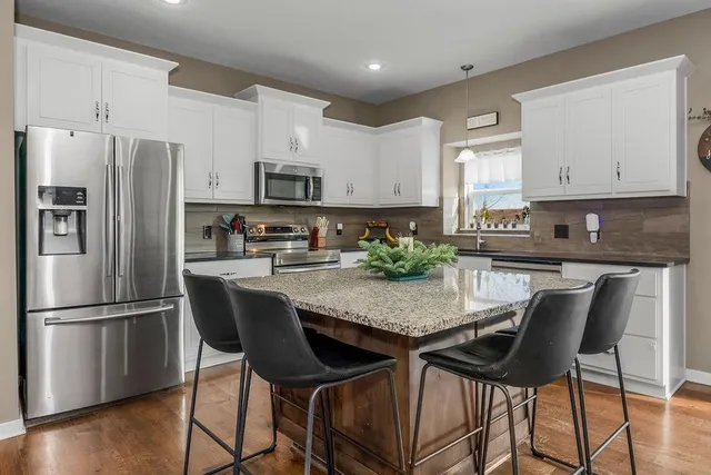 $435,000 | 10115 North McKinley Avenue, Kansas City, MO 64157