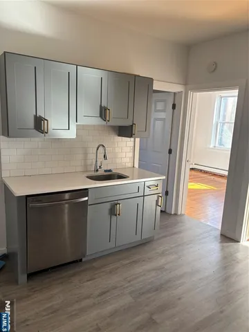 $1,950 | 86 Center Street, Unit 3F, Clifton, NJ 07011