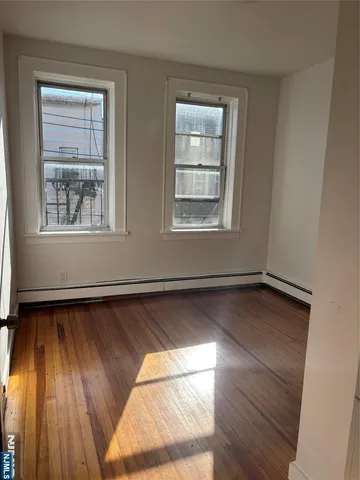 $1,950 | 86 Center Street, Unit 3F, Clifton, NJ 07011
