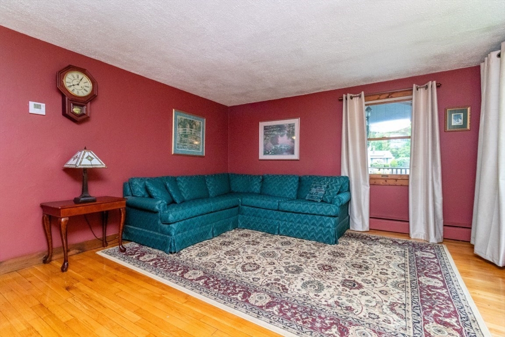 118 Bruce Road Walpole, MA 02081 - Photo 11 of 30 a living room with furniture