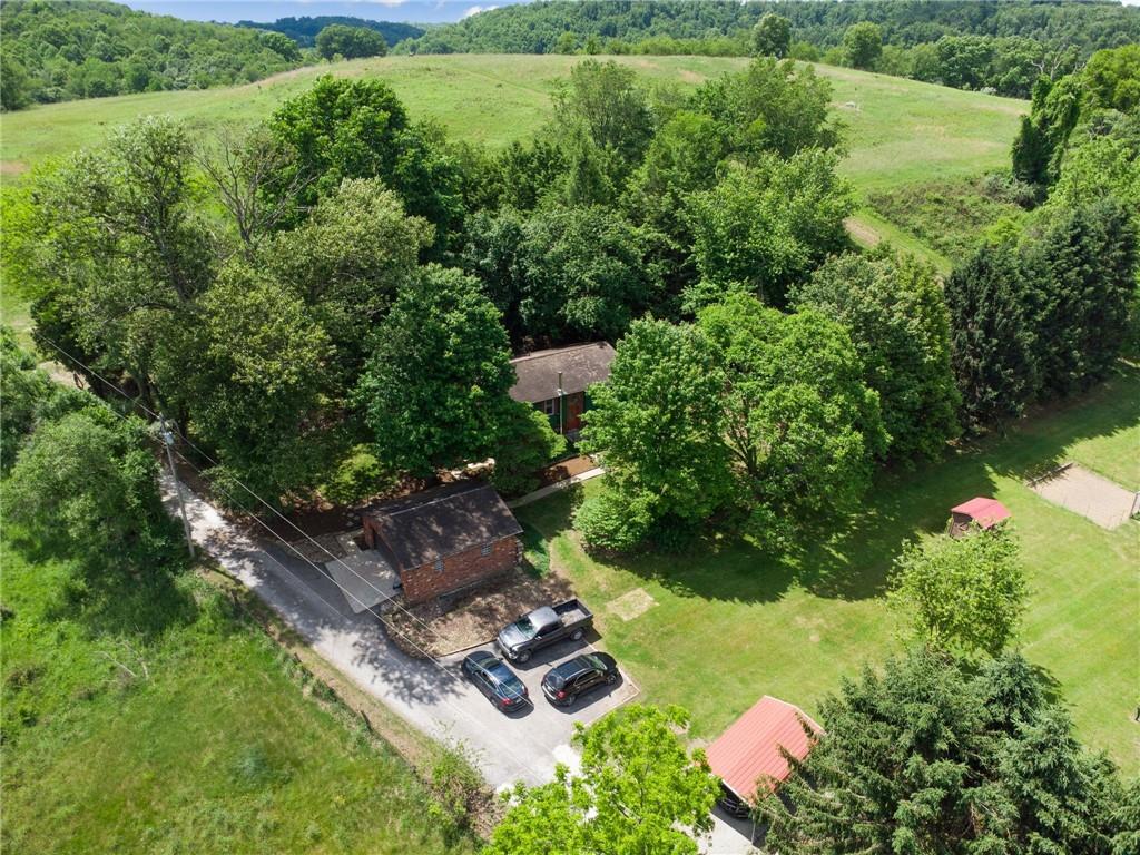 132 Hi Acres Road Greensburg, PA 15601 - Photo 2 of 42