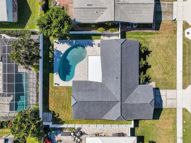 $579,000 | 2161 Wateroak Drive North, Clearwater, FL 33764