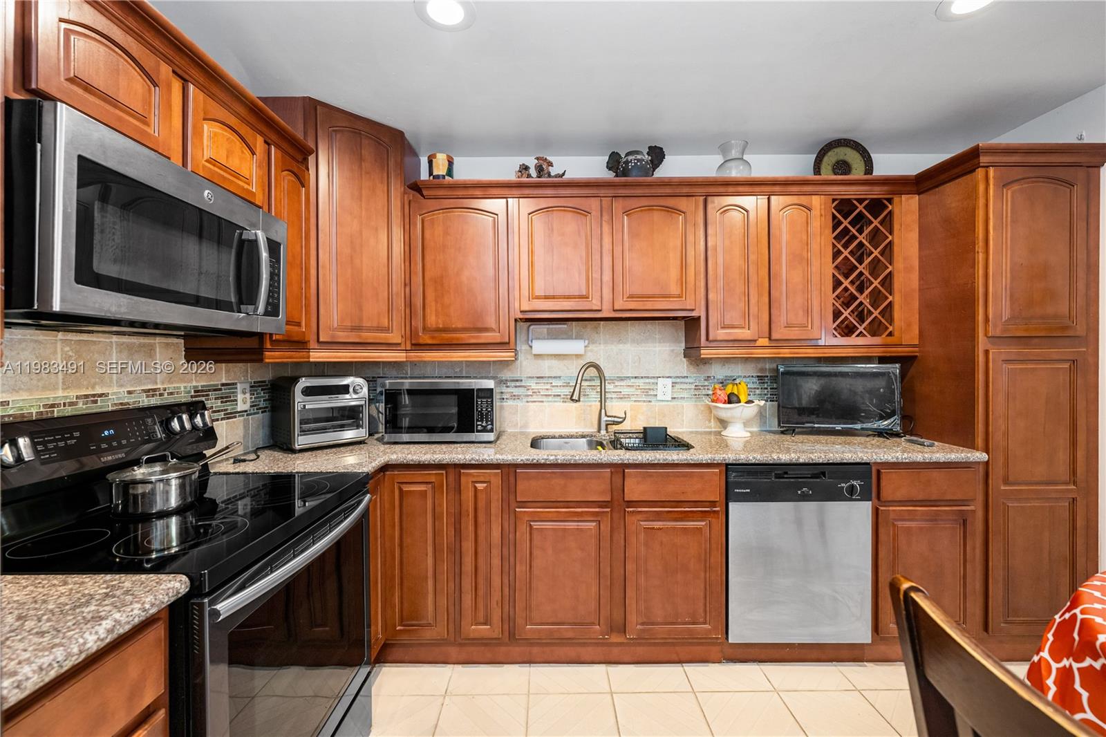 13329 Southwest 113th Place Miami, FL 33176 - Photo 11 of 43