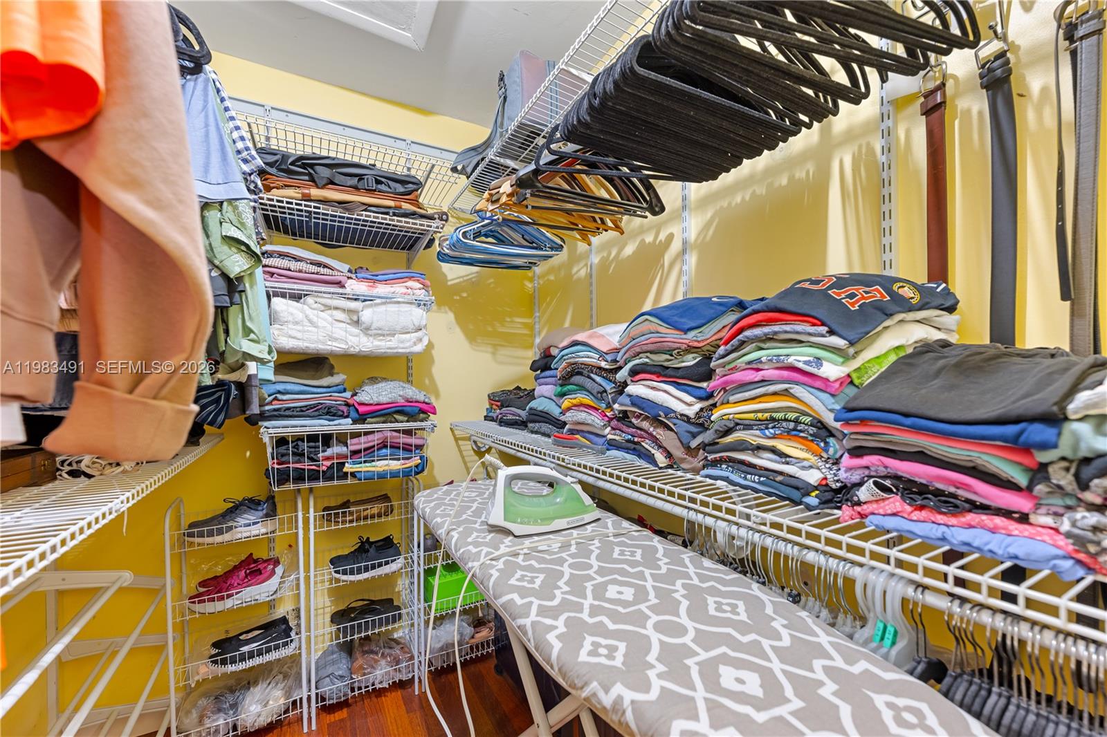 13329 Southwest 113th Place Miami, FL 33176 - Photo 27 of 43 Master Walk-In