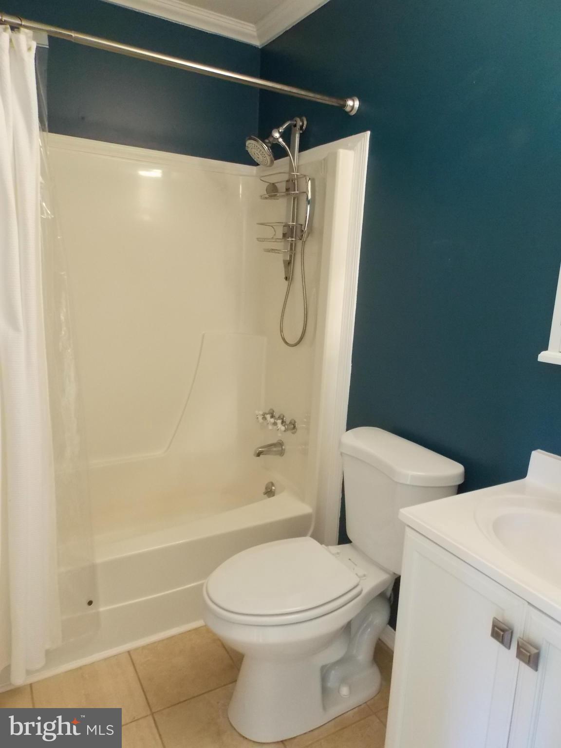 9325 Raintree Road Burke, VA 22015 - Photo 19 of 30 Bathroom #2