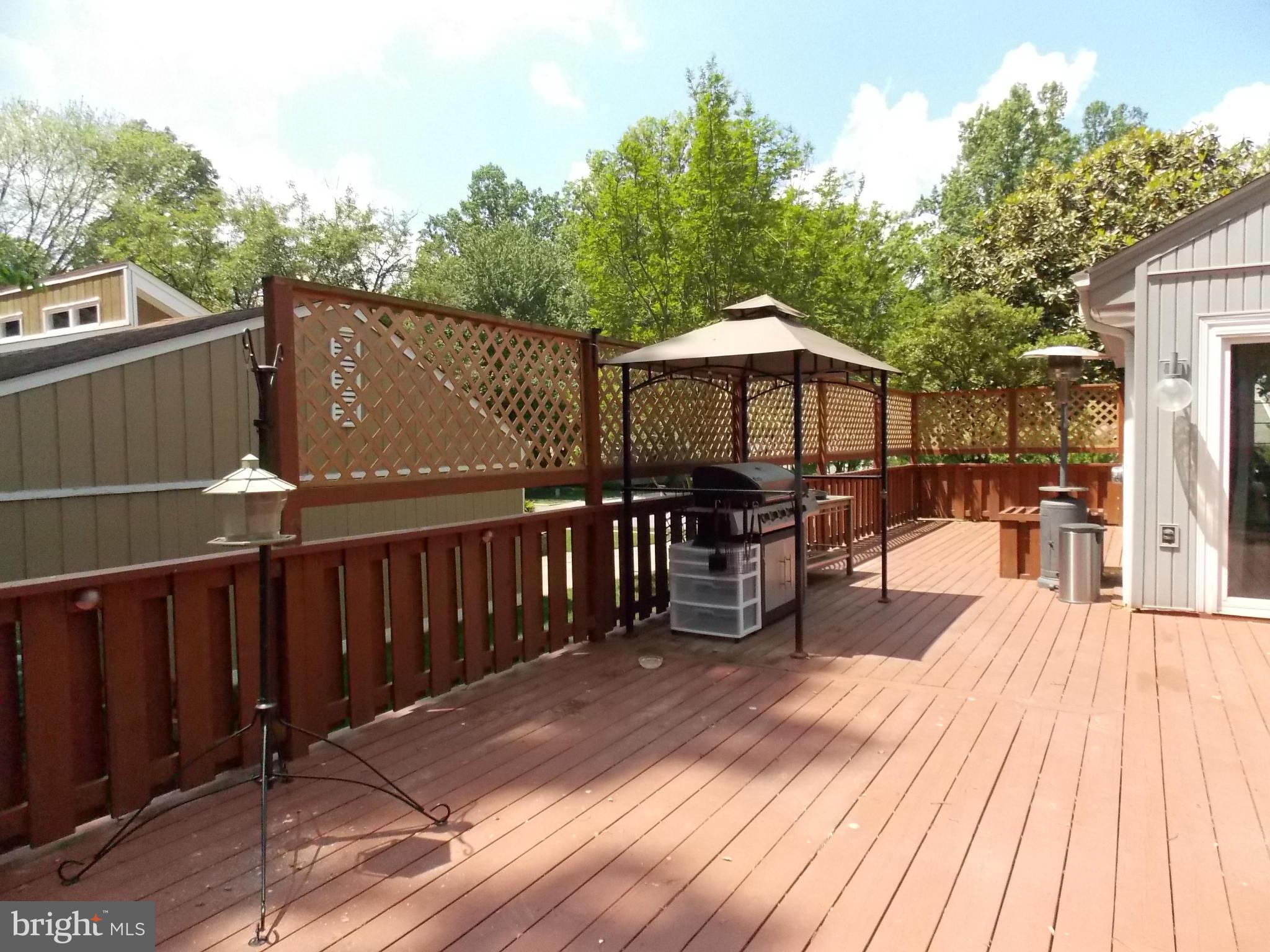 9325 Raintree Road Burke, VA 22015 - Photo 26 of 30 Large Deck