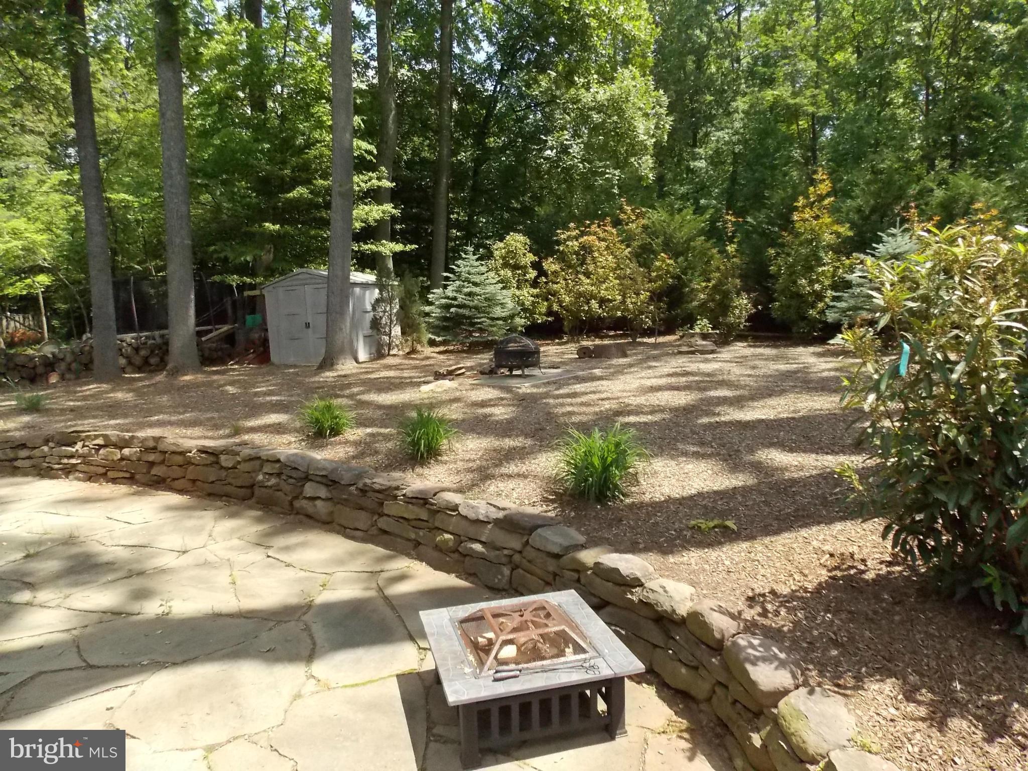 9325 Raintree Road Burke, VA 22015 - Photo 27 of 30 Back Yard