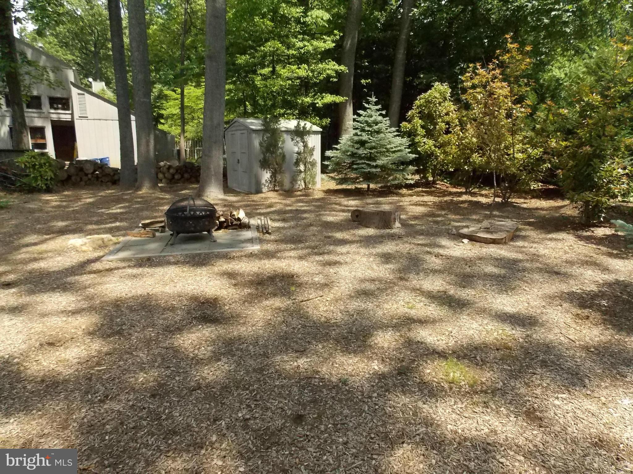 9325 Raintree Road Burke, VA 22015 - Photo 29 of 30 Back Yard