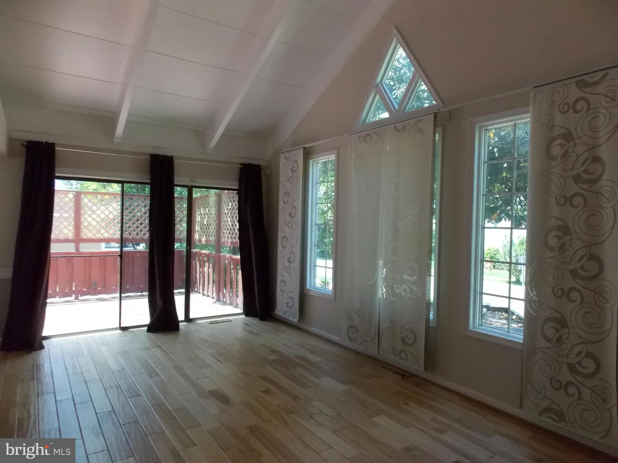 9325 Raintree Road Burke, VA 22015 - Photo 5 of 30 Living Room